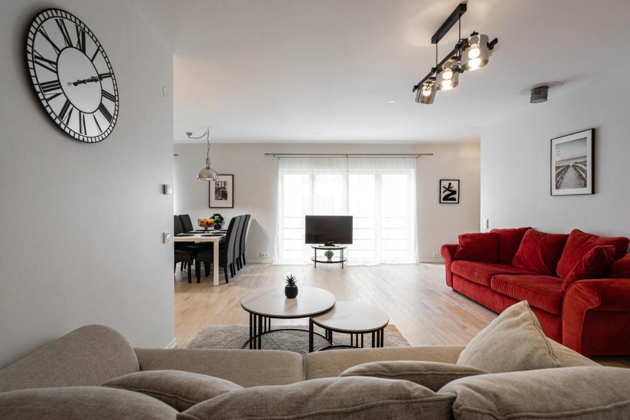 Airhome - Black&White Tallinn Bagian luar foto
