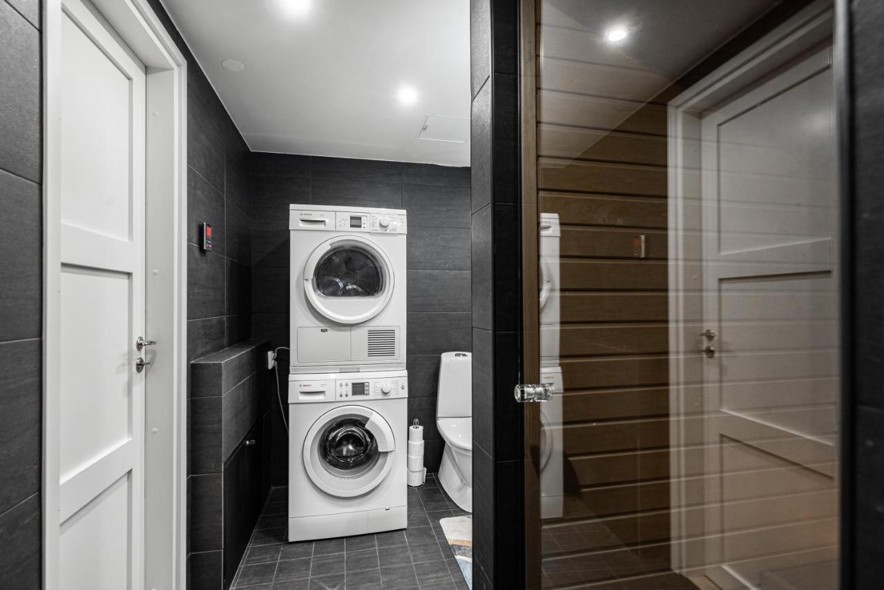 Airhome - Black&White Tallinn Bagian luar foto