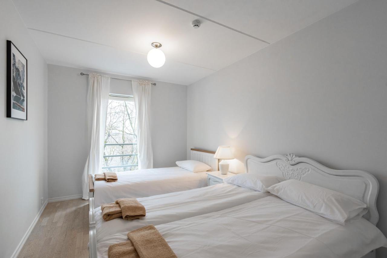 Airhome - Black&White Tallinn Bagian luar foto