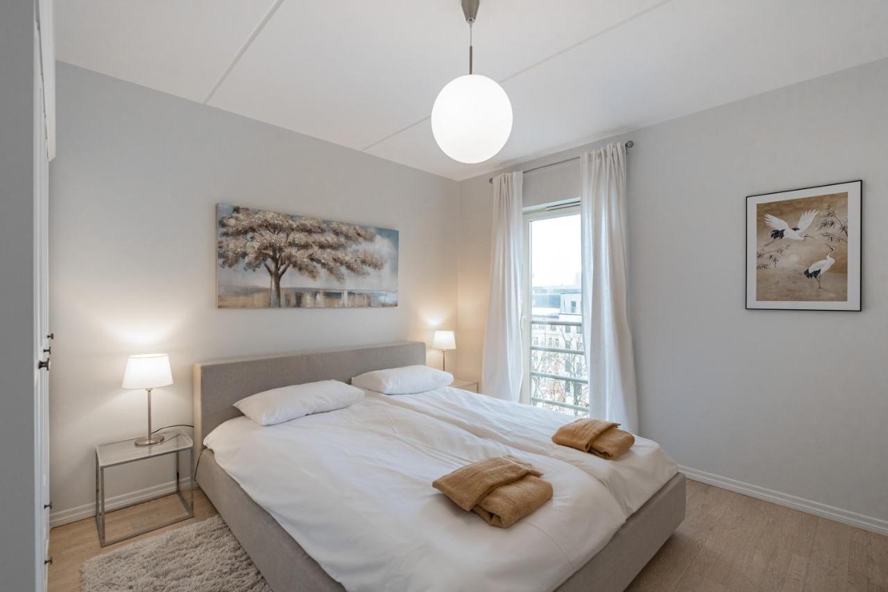 Airhome - Black&White Tallinn Bagian luar foto